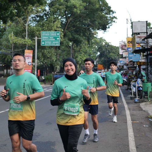 Race photo from BAUR RUN 2025