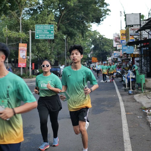 Race photo from BAUR RUN 2025