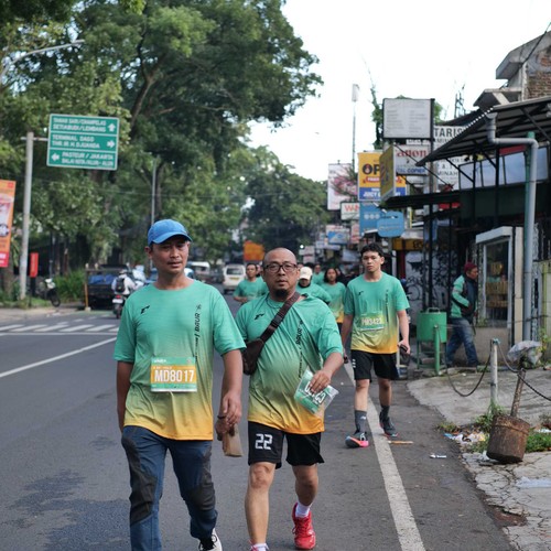 Race photo from BAUR RUN 2025