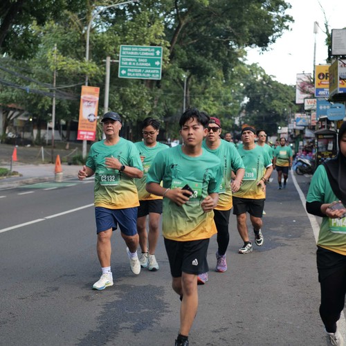 Race photo from BAUR RUN 2025