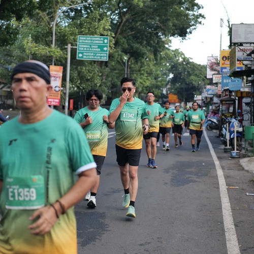 Race photo from BAUR RUN 2025