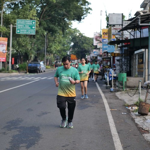 Race photo from BAUR RUN 2025
