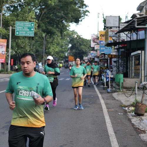 Race photo from BAUR RUN 2025