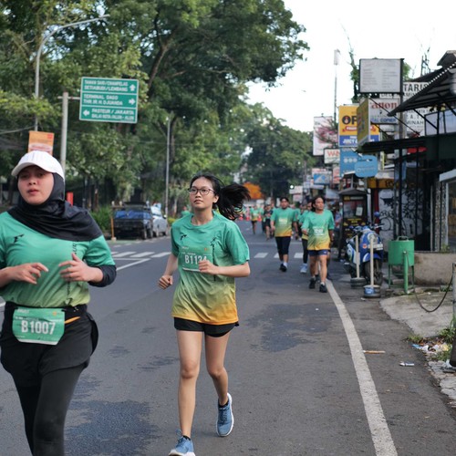 Race photo from BAUR RUN 2025