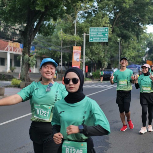 Race photo from BAUR RUN 2025