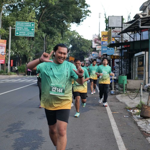 Race photo from BAUR RUN 2025