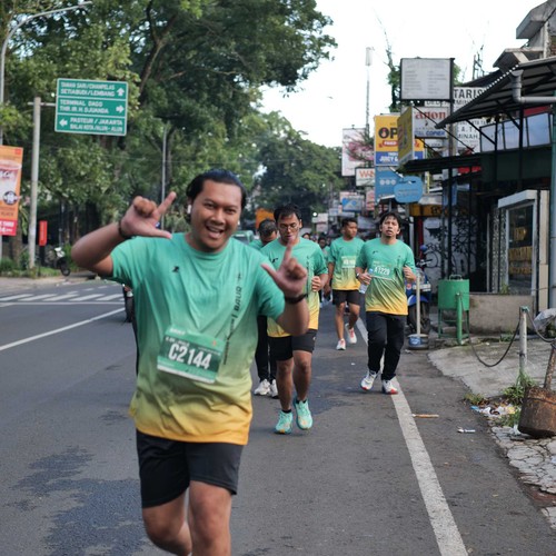 Race photo from BAUR RUN 2025