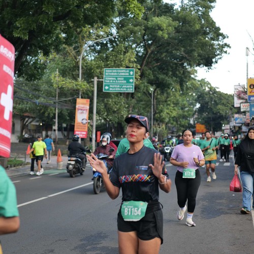 Race photo from BAUR RUN 2025