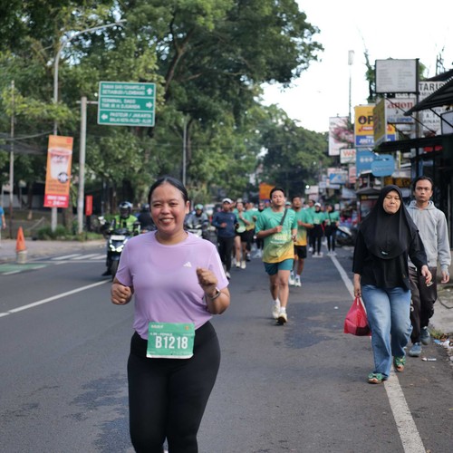 Race photo from BAUR RUN 2025