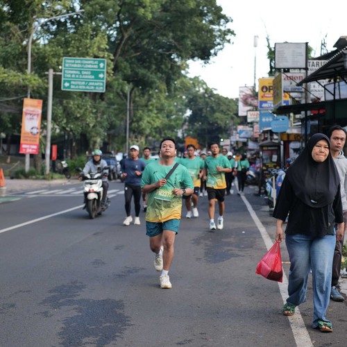 Race photo from BAUR RUN 2025