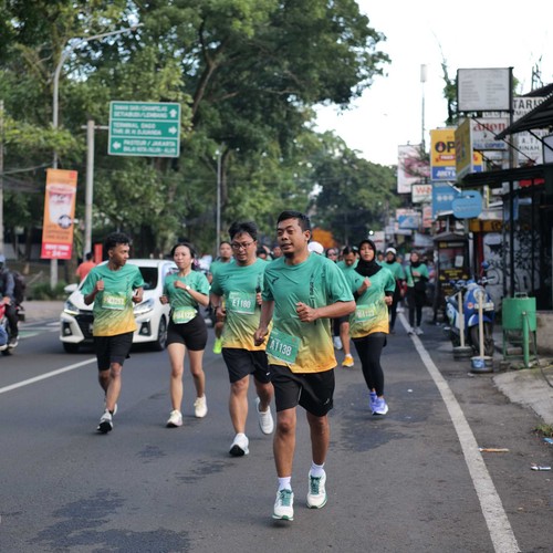 Race photo from BAUR RUN 2025
