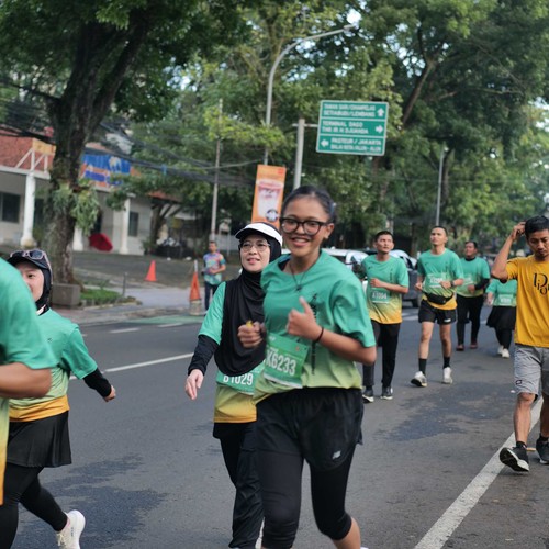 Race photo from BAUR RUN 2025
