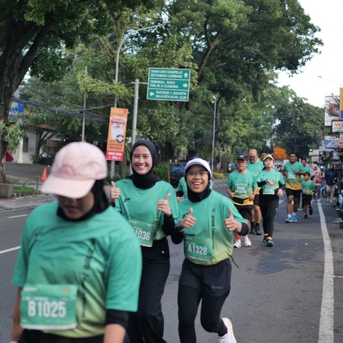 Race photo from BAUR RUN 2025