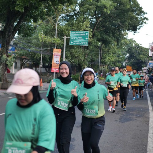 Race photo from BAUR RUN 2025