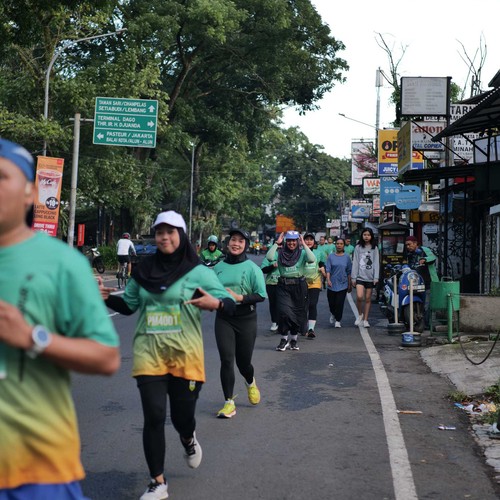 Race photo from BAUR RUN 2025