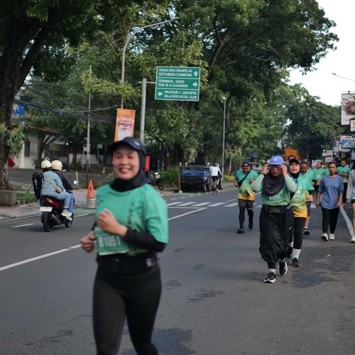 Race photo from BAUR RUN 2025
