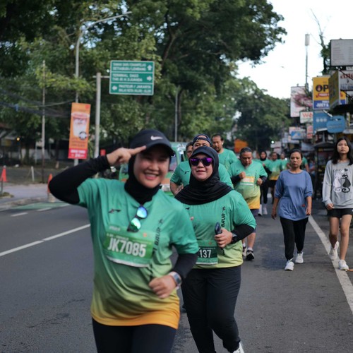 Race photo from BAUR RUN 2025