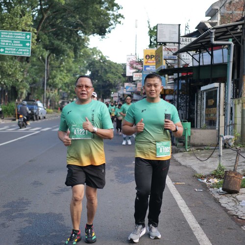 Race photo from BAUR RUN 2025