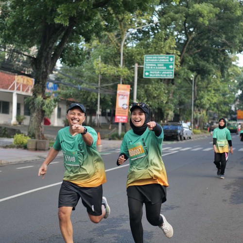 Race photo from BAUR RUN 2025