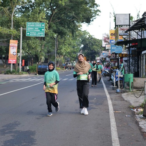 Race photo from BAUR RUN 2025