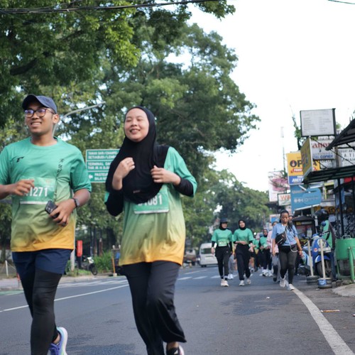 Race photo from BAUR RUN 2025