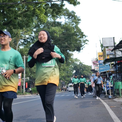 Race photo from BAUR RUN 2025