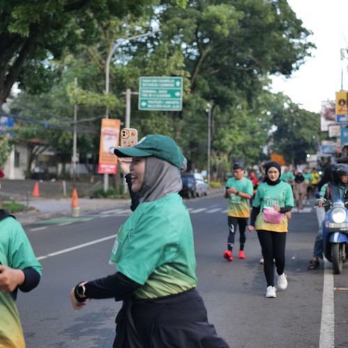Race photo from BAUR RUN 2025