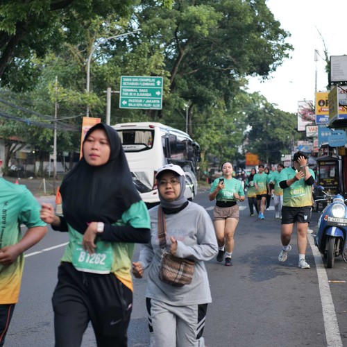 Race photo from BAUR RUN 2025