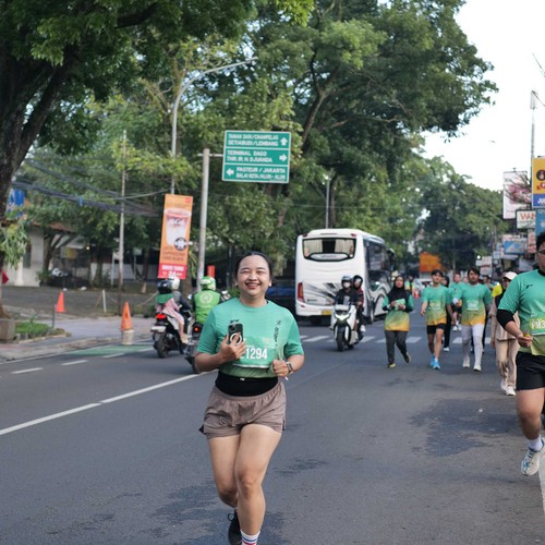 Race photo from BAUR RUN 2025