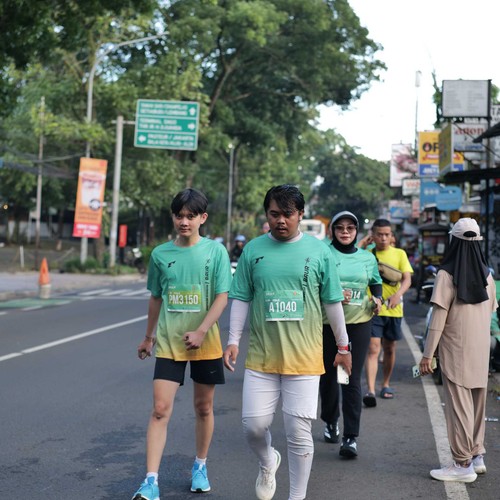 Race photo from BAUR RUN 2025