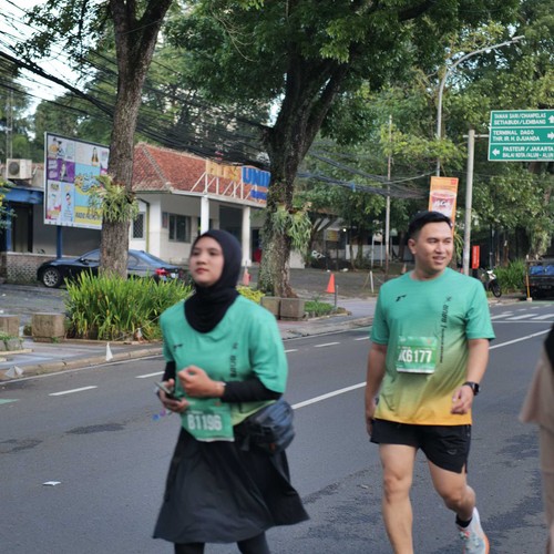 Race photo from BAUR RUN 2025