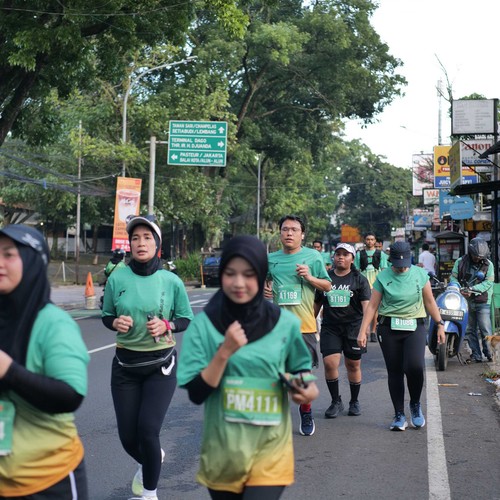 Race photo from BAUR RUN 2025
