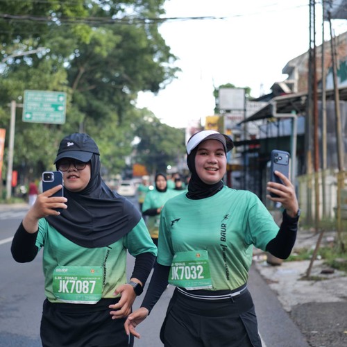 Race photo from BAUR RUN 2025