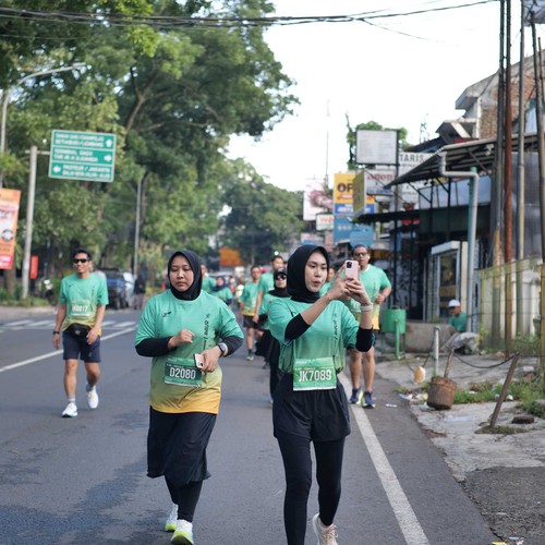 Race photo from BAUR RUN 2025