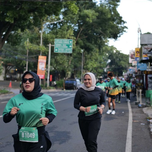 Race photo from BAUR RUN 2025