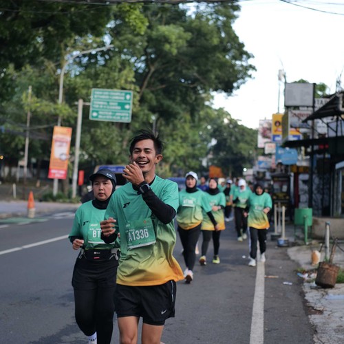 Race photo from BAUR RUN 2025