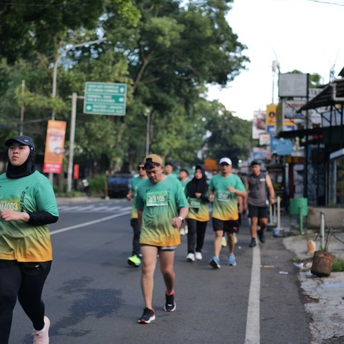 Race photo from BAUR RUN 2025