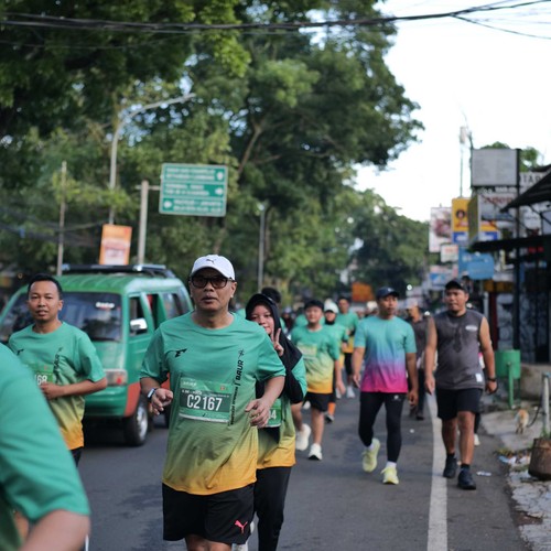 Race photo from BAUR RUN 2025