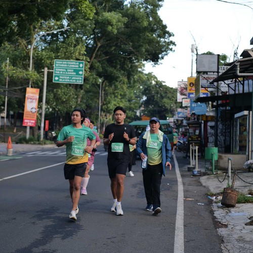 Race photo from BAUR RUN 2025