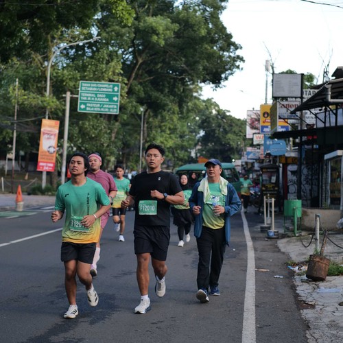 Race photo from BAUR RUN 2025