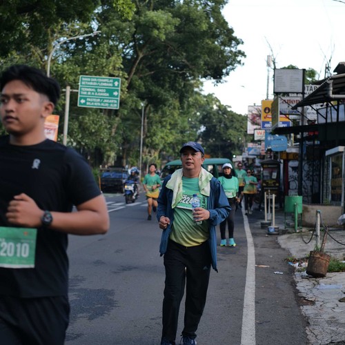Race photo from BAUR RUN 2025
