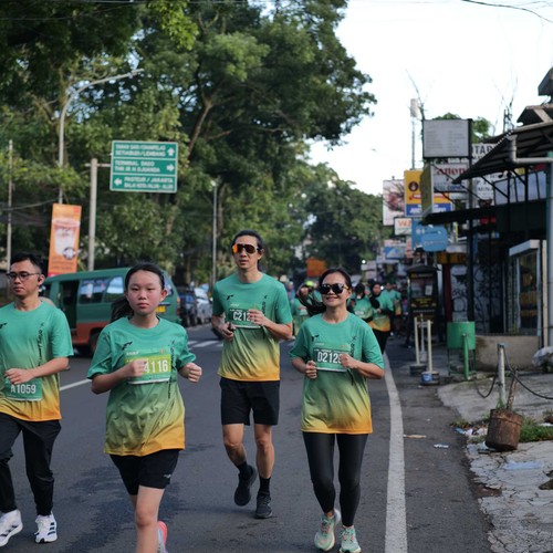Race photo from BAUR RUN 2025