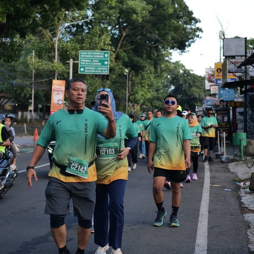 Race photo from BAUR RUN 2025