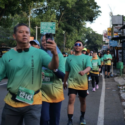 Race photo from BAUR RUN 2025