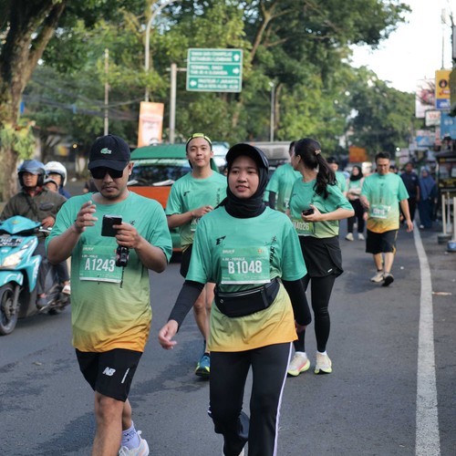 Race photo from BAUR RUN 2025