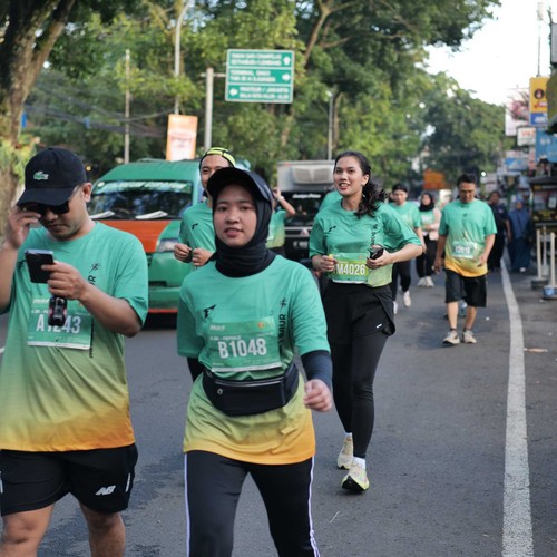 Race photo from BAUR RUN 2025