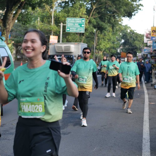 Race photo from BAUR RUN 2025