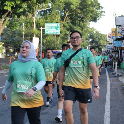 Race photo from BAUR RUN 2025