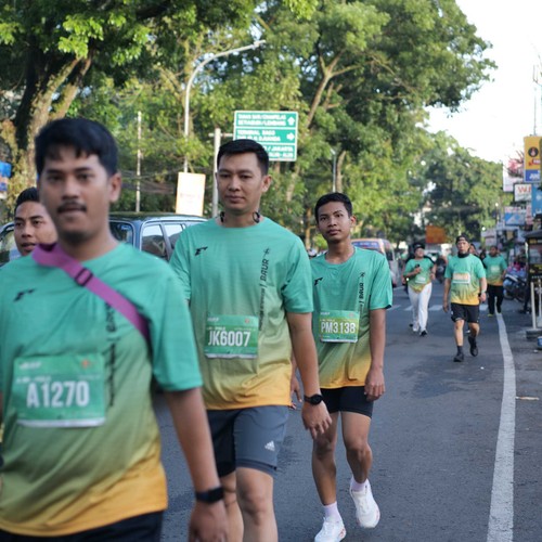 Race photo from BAUR RUN 2025