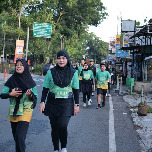 Race photo from BAUR RUN 2025